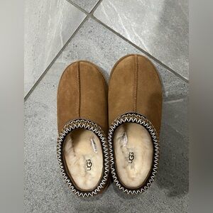 UGG Tasman size 7